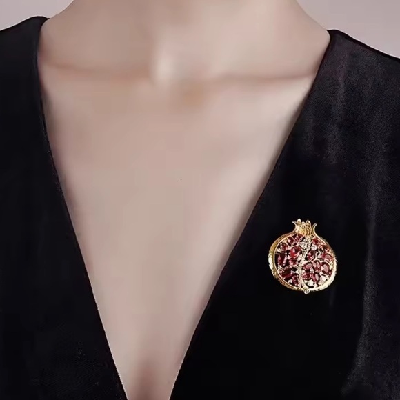 Pink Pomegranate Crystal Gold Brooch - Picture 6 of 10